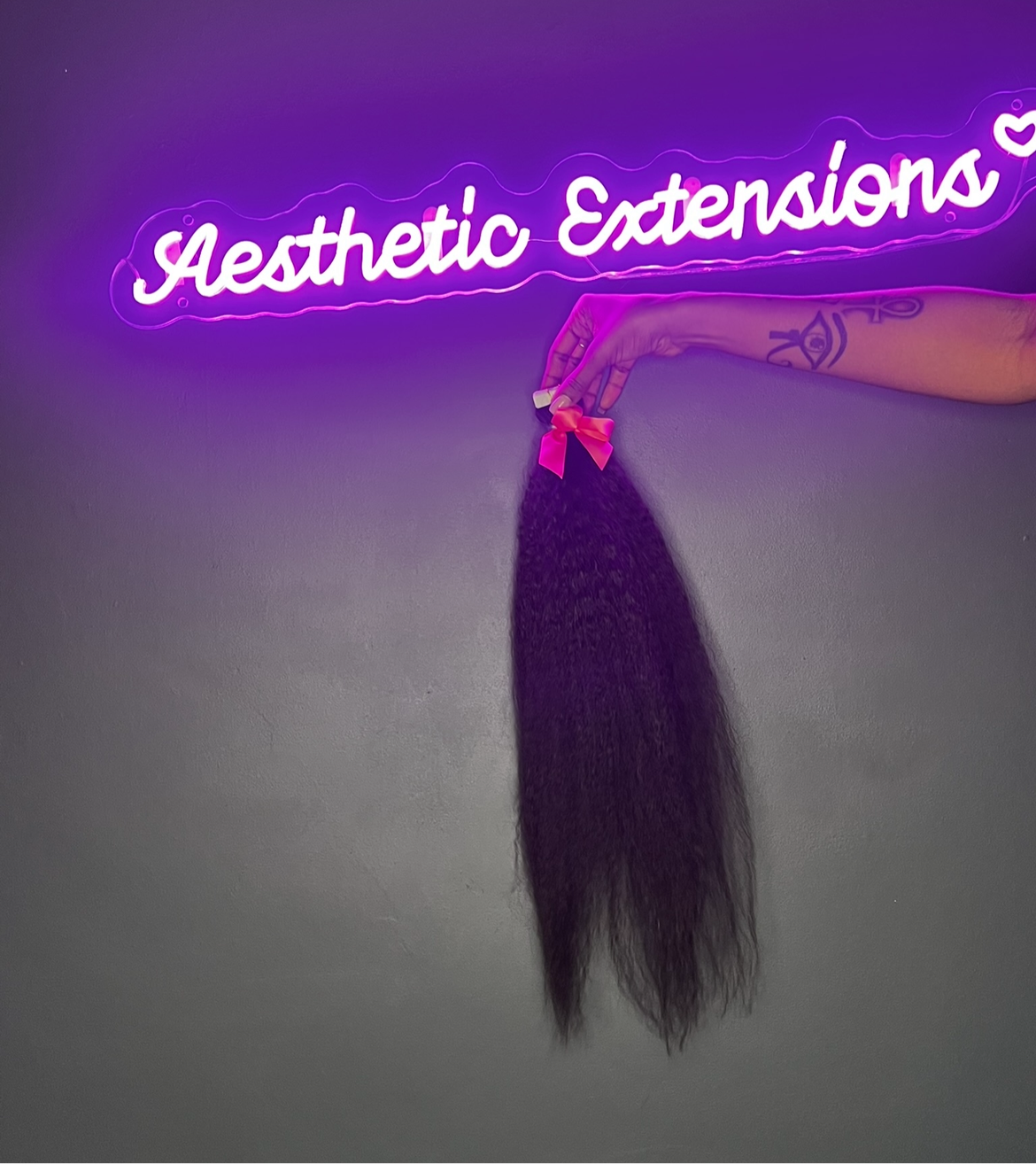 Kinky Straight Tape-In Extensions